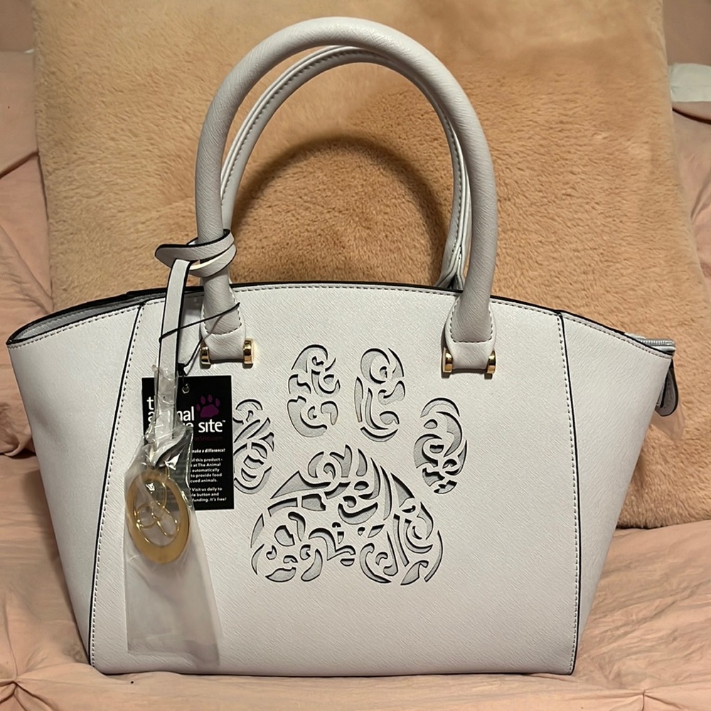 Dog Lovers! Adorable NWT Lavender Paw Print Handbag